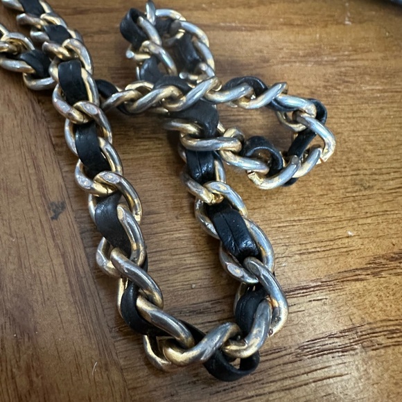 Tory Burch Black Britten Pebbled Leather Crossbody Bag - Picture 5 of 6